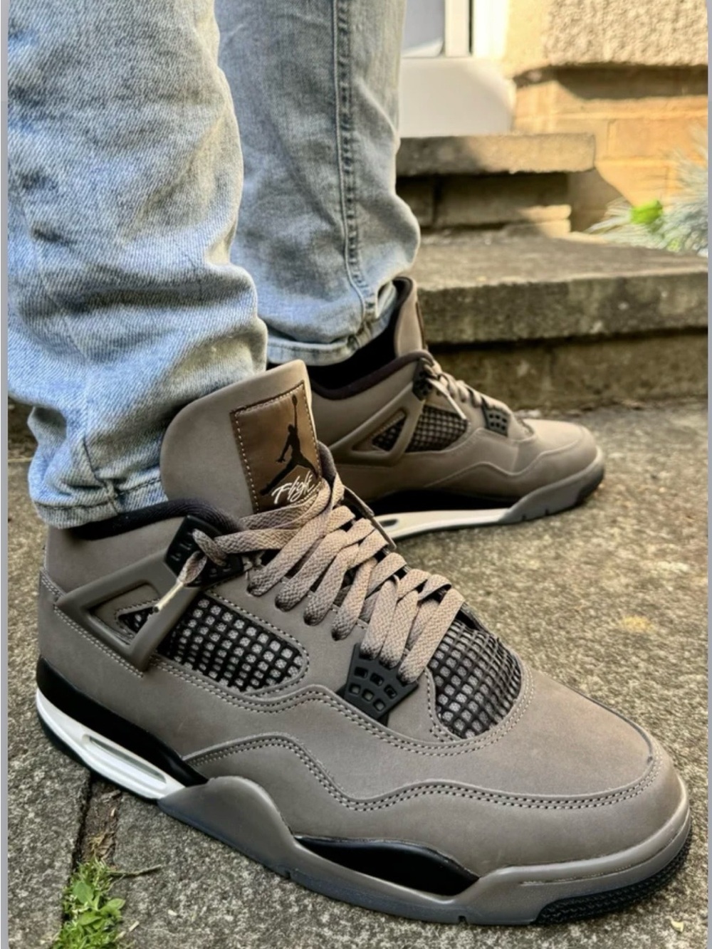 Air Jordan 4 Retro in cave/sandstone/phantom. Men’s Sz 8.5. Excellent condition